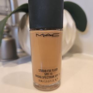Mac studio fix concealer